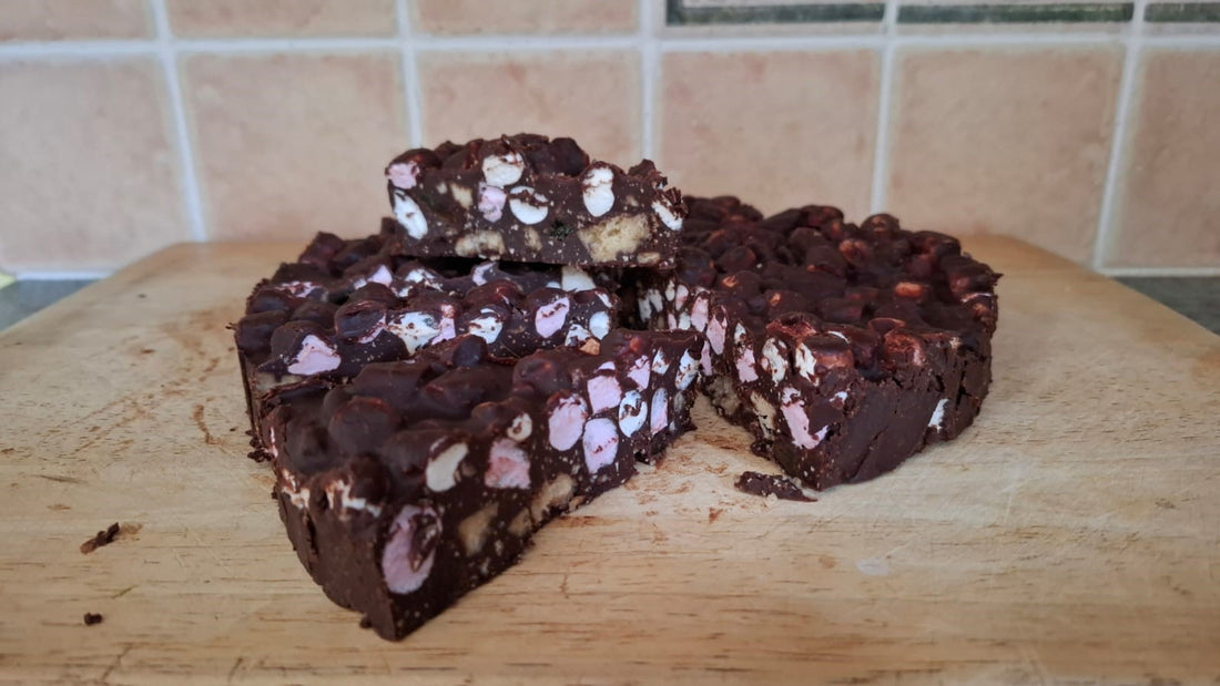 Elsa's Speedy Chilli Choc Slice